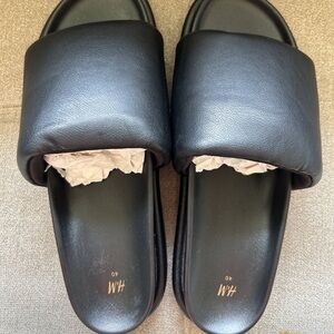 H&M women’s black slides sandals US 9
